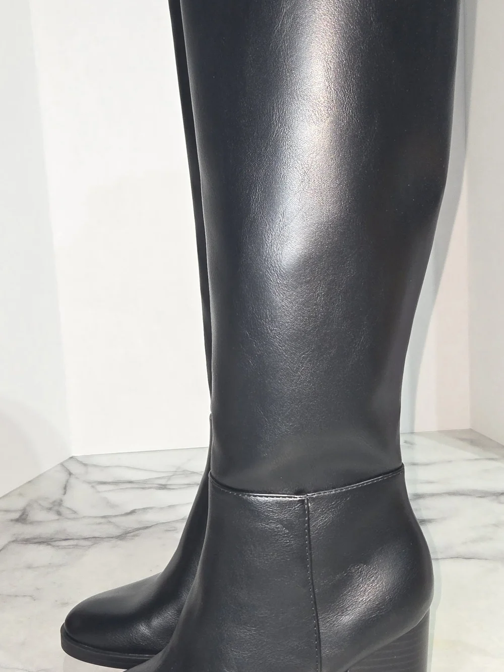 Unisa Lanna-J Women's Black Leather Knee High Side Zip Block Heel Boots 6.5 M